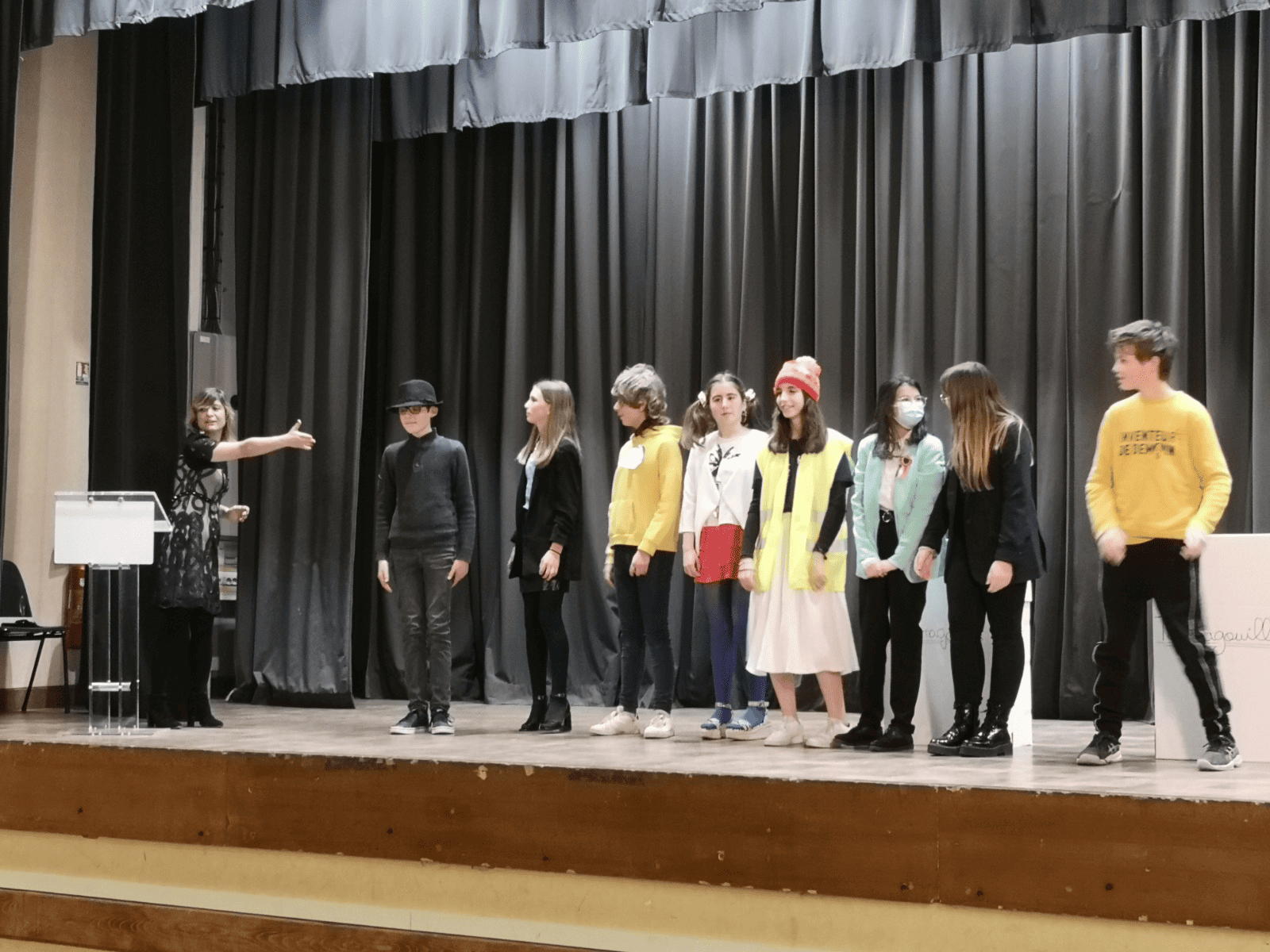 Cours de théâtre avec des élèves