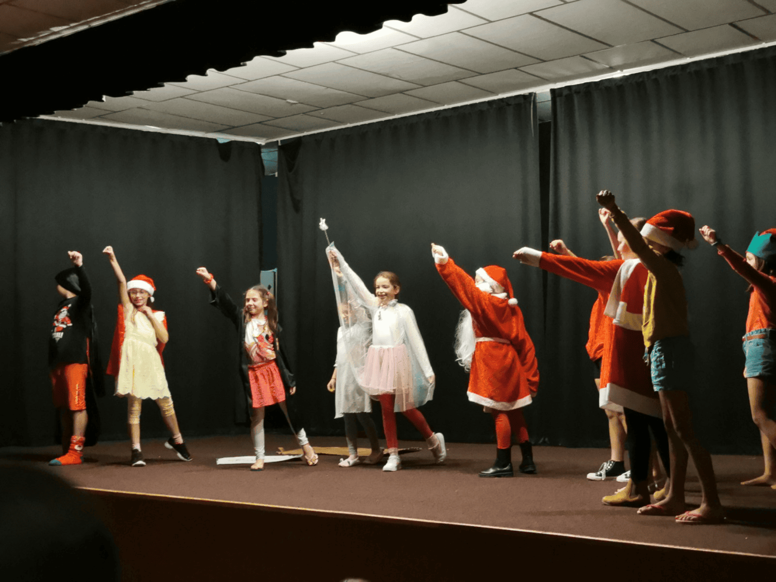 Texte de théâtre artistique